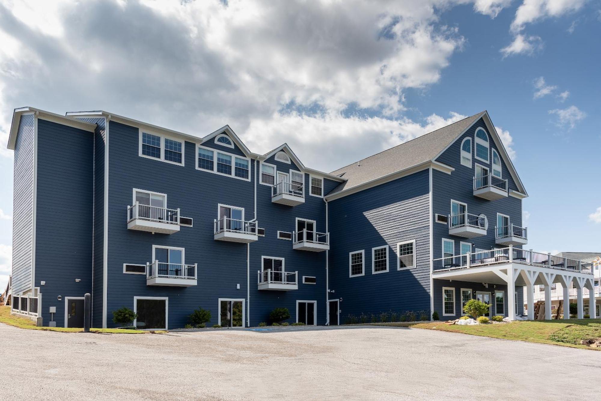 Boardwalk Hotel On Lake Anna By Kasa Mineral Exterior foto